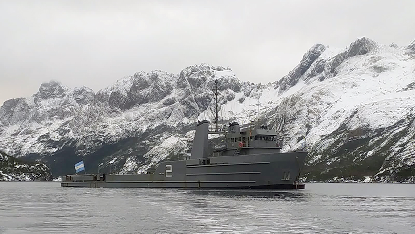 Es un buque apto para aguas restringidas